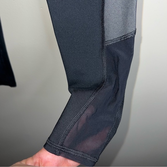Aerie Chill Play Move Leggings Black and Gray Mesh Ankle XS - Picture 7 of 9